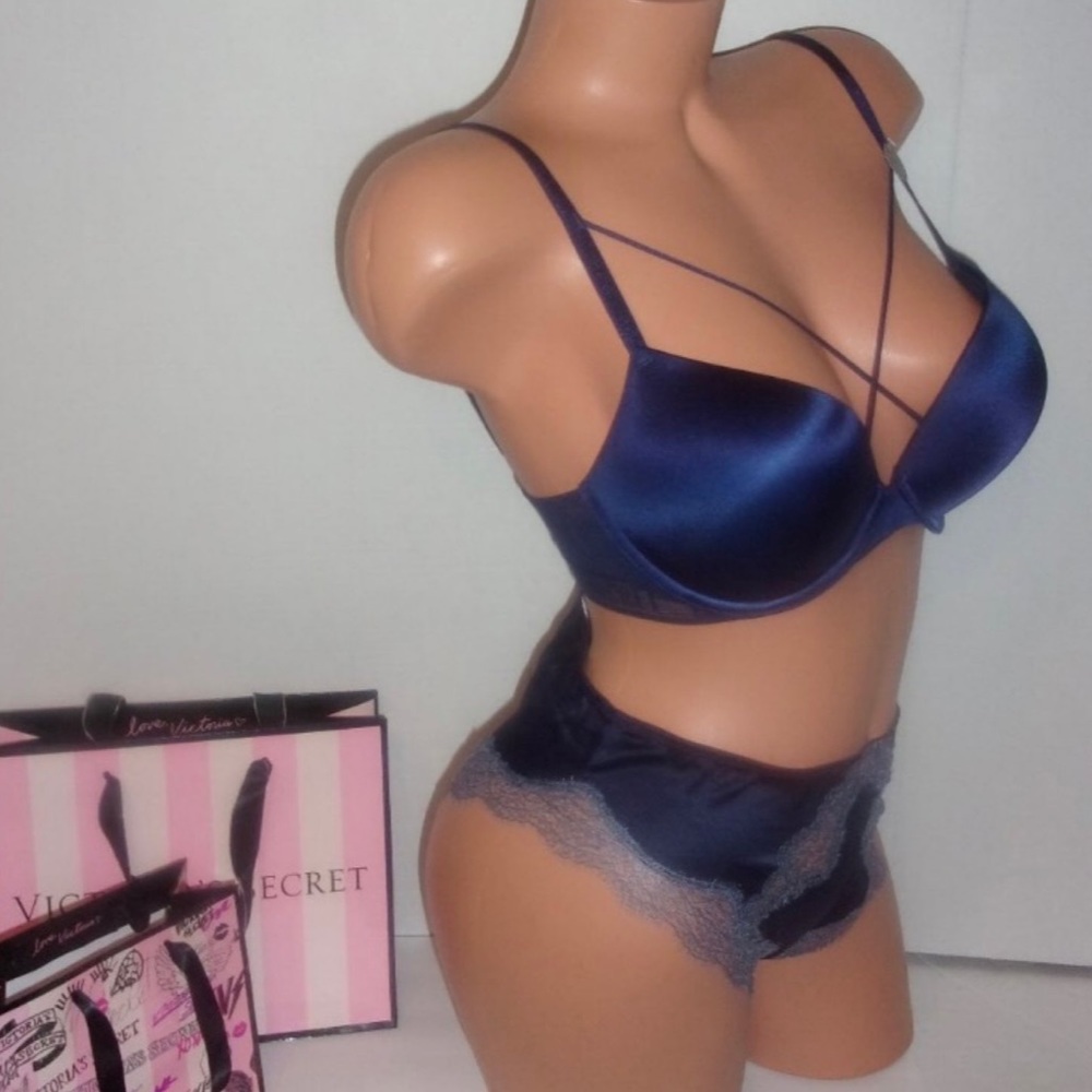 32D Victoria’s Secret Criss Cross Strappy Bombshell plunge Bra & panty(SM Set